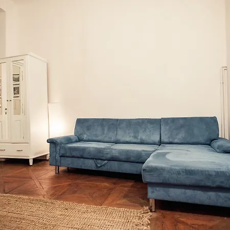 Astronomical Clock Apartment *
